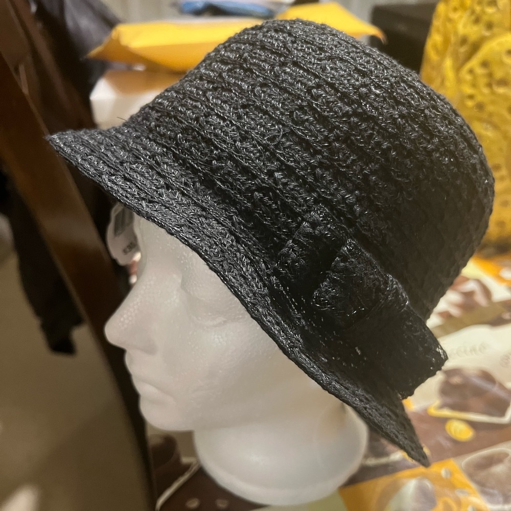 AUGUST black hat NWT
